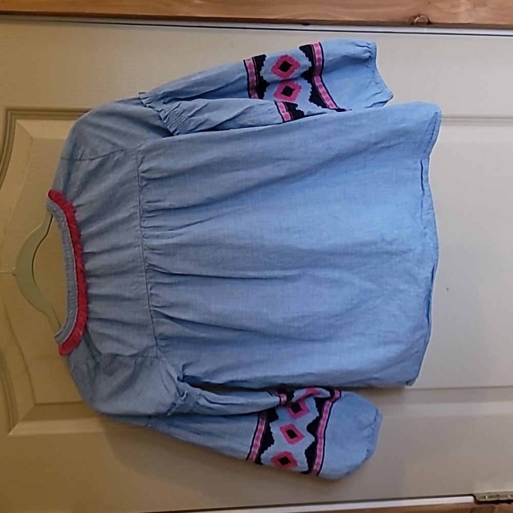 Crown & Ivy denim like shirt with beautiful designs. See further description - Picture 5 of 7
